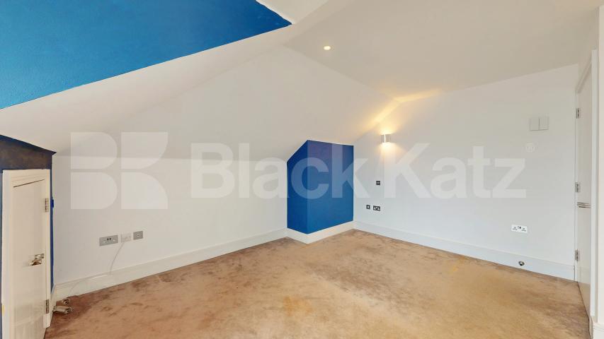 Spacious 3 bed 3 bath apartment set in a beautiful location  Adelaide Road, Primrose Hill / Chalk Farm